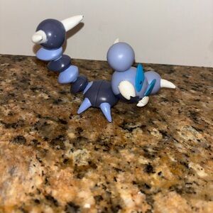 Pokemon Skorupi Figure